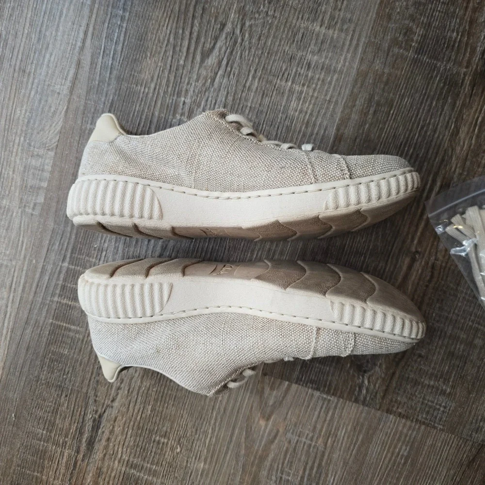 Clarks Collection Womens 6.5 Beige Shimmer Textile Side Zip Sneakers Low Top